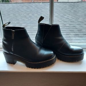 DR. MARTENS (HEELS) - ROMETTY II VINTAGE SMOOTH LEATHER CHELSEA BOOTS